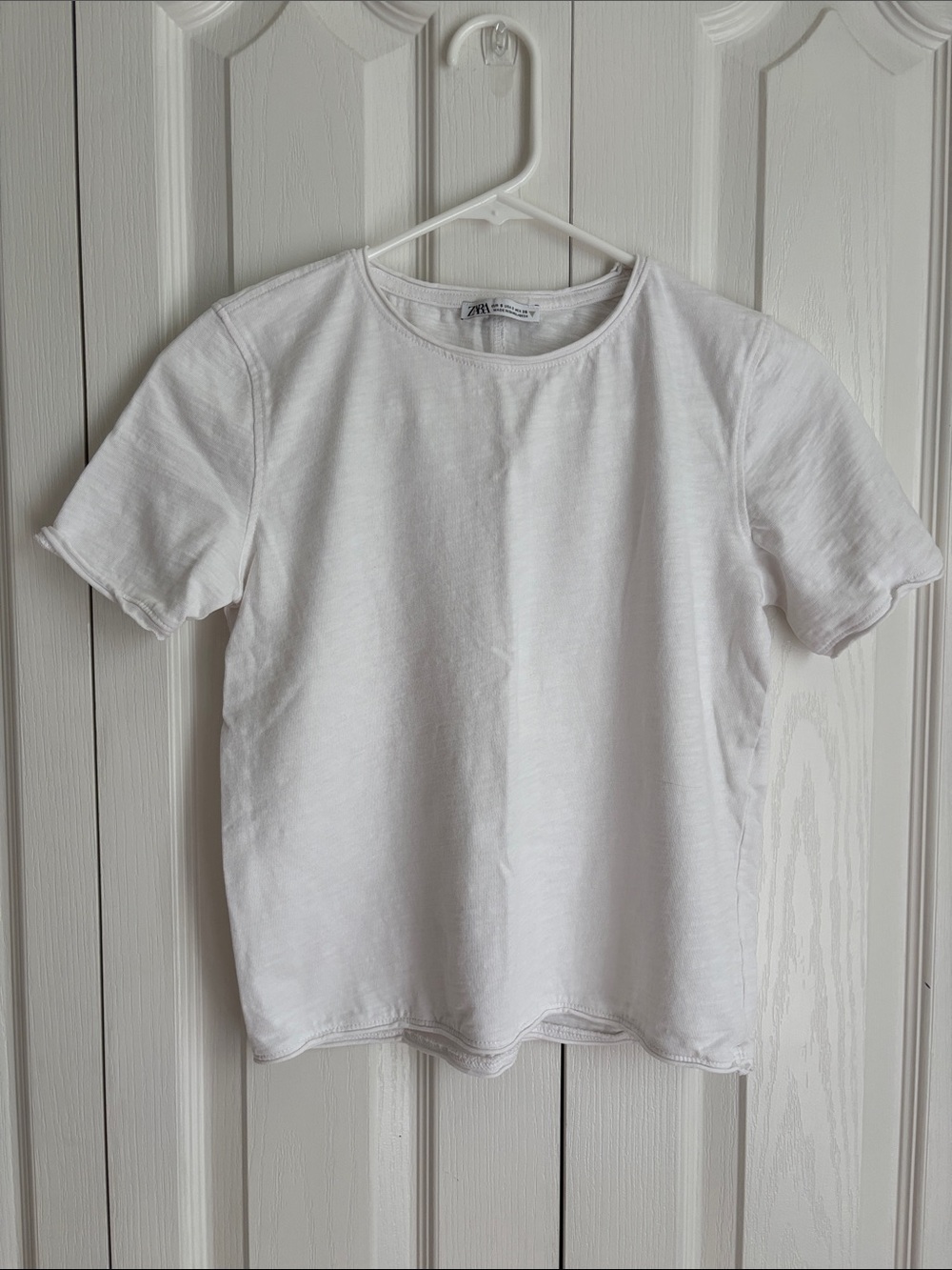 Zara White Short Sleeve Tee. Cotton. Size Small.